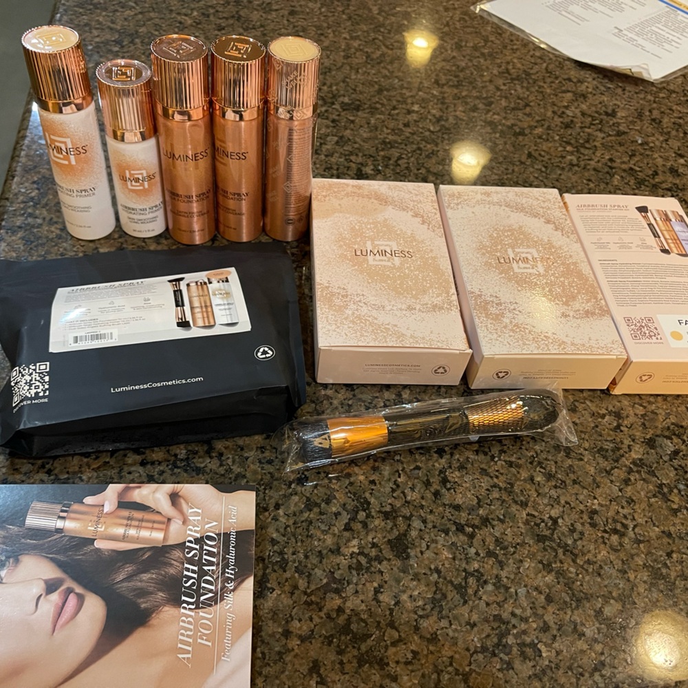 Luminess Airbrush Spray Foundation Lot